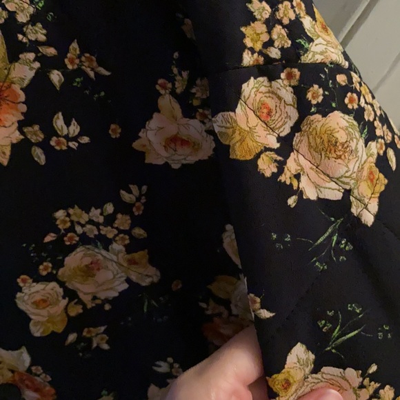 COPY - 💫 Zara Quilted Floral Jacket - M/L 💫 - Picture 5 of 9